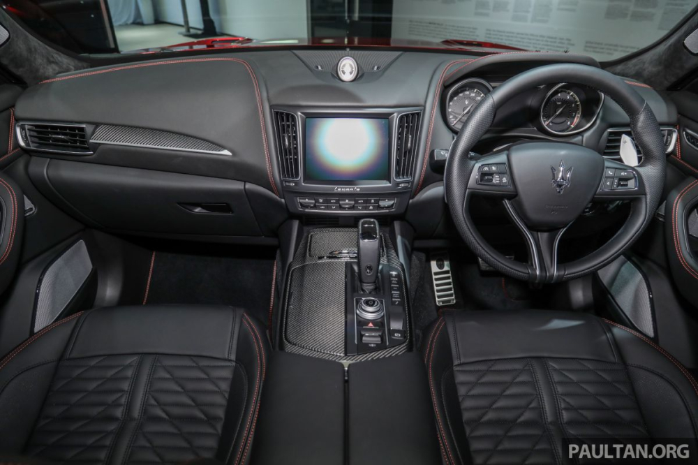 Còn đây là toàn bộ khoang lái của xe Maserati Levante Trofeo Launch Edition Còn đây là toàn bộ khoang lái của xe Maserati Levante Trofeo Launch Edition