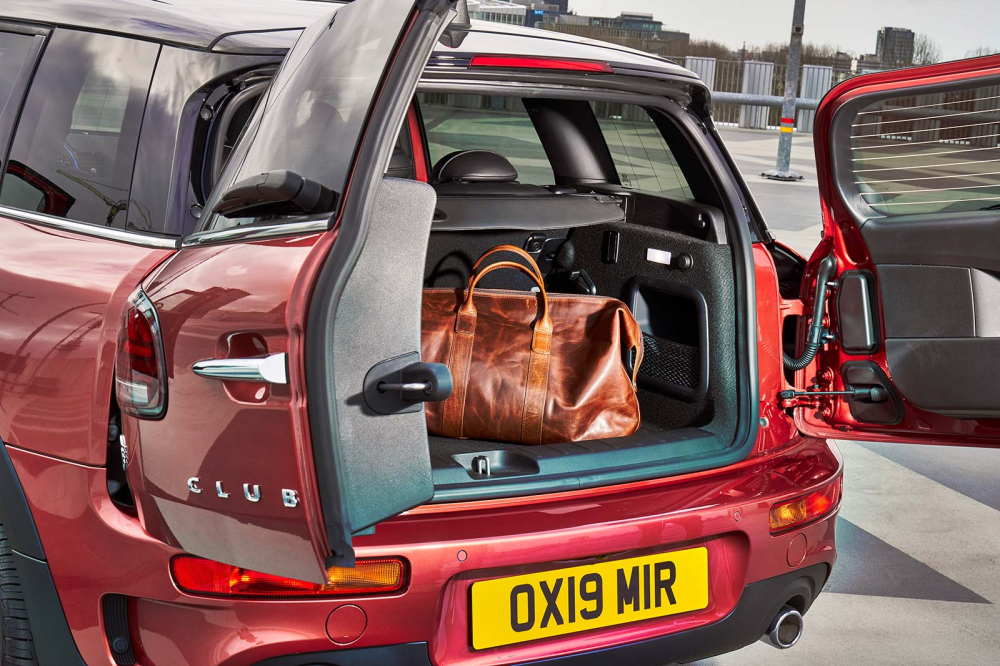 Ghế sau của MINI Clubman 2020 có thể gập xuống, tăng thể tích khoang hành lý