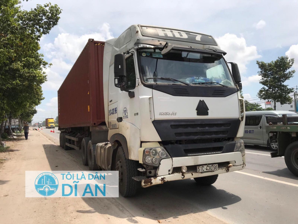 Chiếc xe container tại hiện trường vụ tai nạn