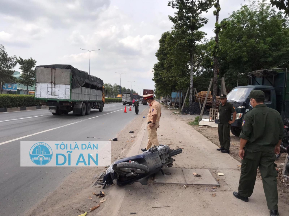 Lực lượng chức năng có mặt tại hiện trường vụ tai nạn