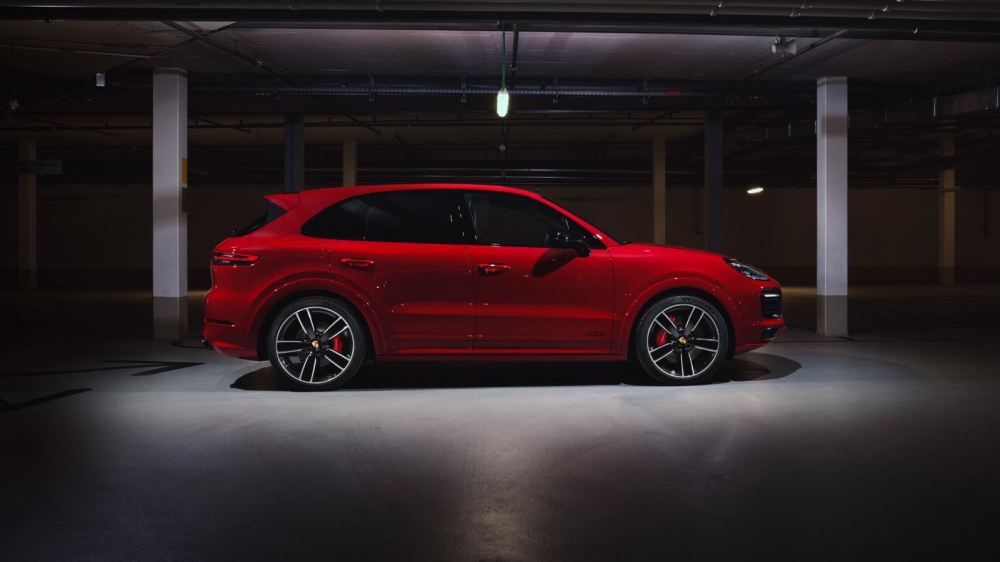 Porsche Cayenne GTS 2021 được hạ thấp gầm thêm 20 mm Porsche Cayenne GTS 2021 được hạ thấp gầm thêm 20 mm