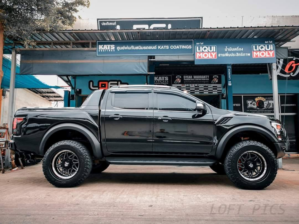 Tất nhiên, kích thước sẽ tố cáo đây không phải là Ford F-150 Raptor xịn Tất nhiên, kích thước sẽ tố cáo đây không phải là Ford F-150 Raptor xịn