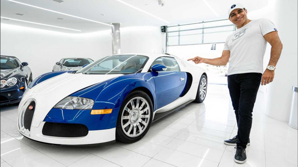 Si&ecirc;u xe Bugatti Veyron m&agrave; &ocirc;ng Khosbin mới mua