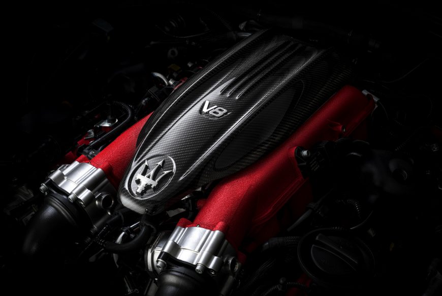 Động cơ V8 trên Maserati Levante Trofeo do hãng Ferrari chế tạo