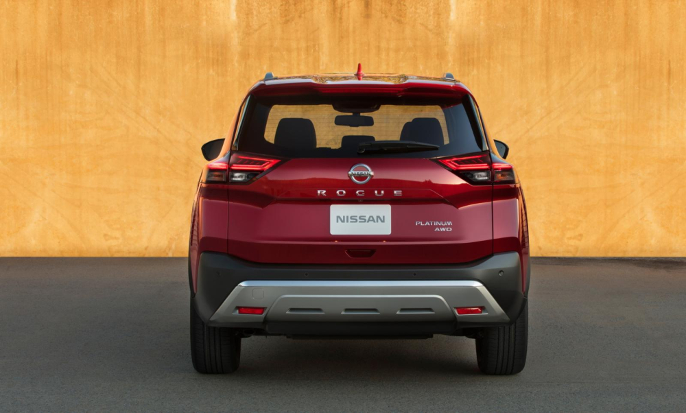 Nissan X-Trail 2021 nhìn từ đằng sau Nissan X-Trail 2021 nhìn từ đằng sau