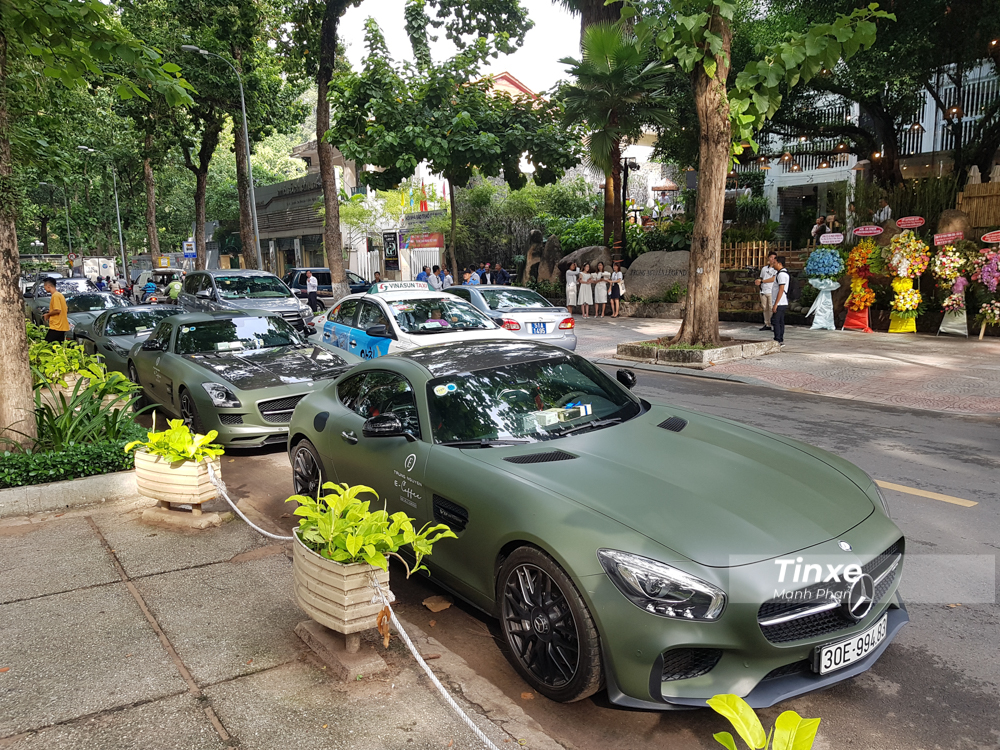 Vào sáng nay, ngày 16 tháng 6 năm 2020, trên các tuyến phố Sài thành lại xuất hiện một dàn siêu xe rất đẹp mắt của ông Đặng Lê Nguyên Vũ di chuyển từ quận 2 sang trung tâm của Sài thành.