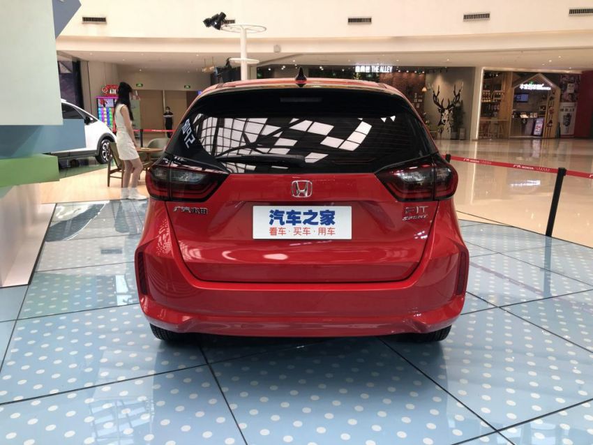 Cản sau của Honda Jazz Sport 2020 tại Trung Quốc c&oacute; thiết kế g&oacute;c cạnh hơn xe ở Nhật Bản hay ch&acirc;u &Acirc;u