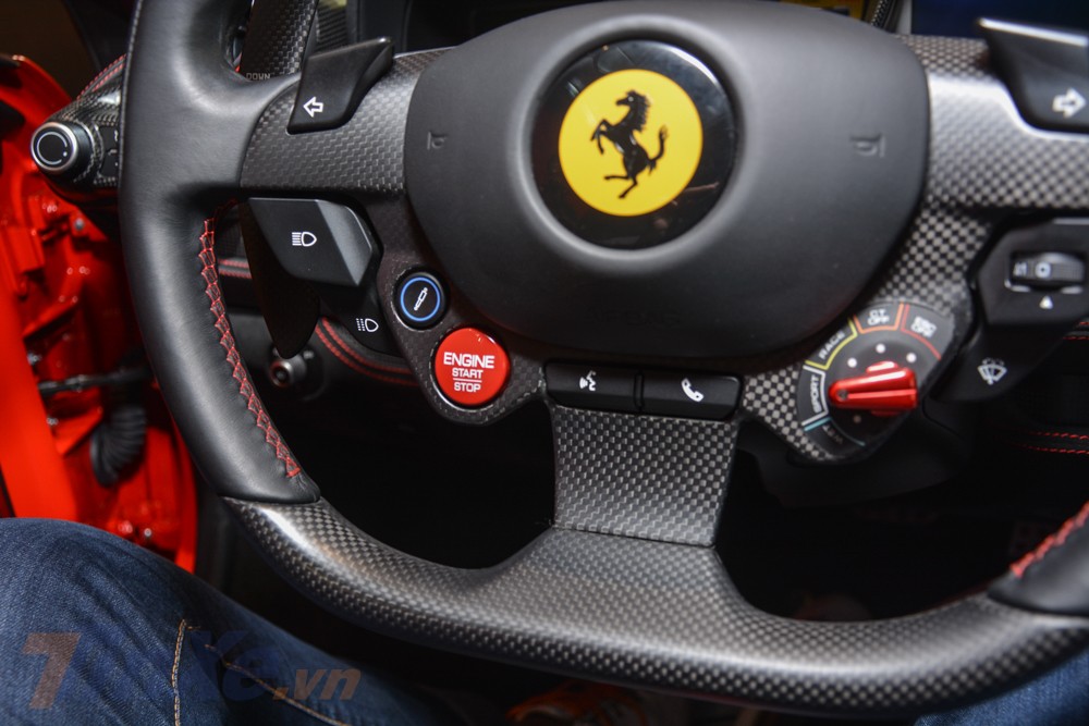 Ferrari F8 Tributo có công nghệ an toàn mới