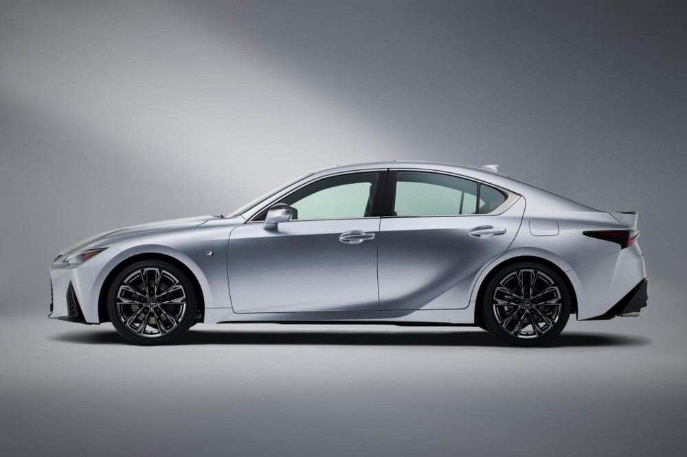 Lexus IS 2021