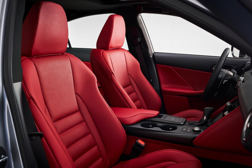 Hàng ghế trước xe Lexus IS 350 F Sport