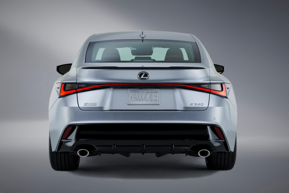 Đuôi xe Lexus IS 2020