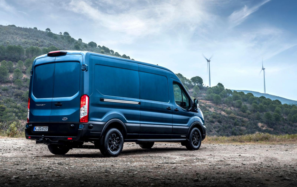 Ford Transit Trail 2021 không có hệ truyền động mild hybrid Ford Transit Trail 2021 không có hệ truyền động mild hybrid
