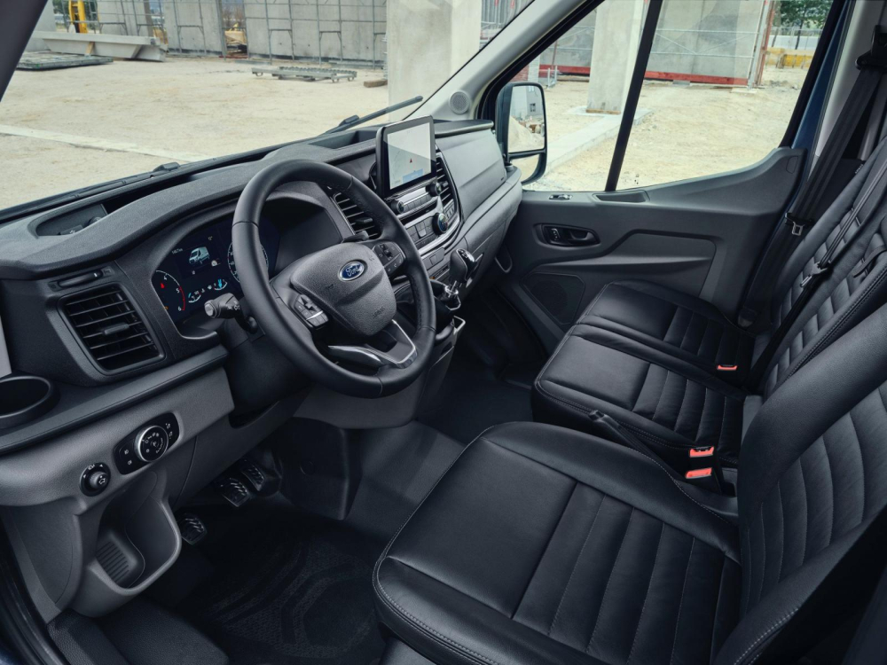 Nội thất bọc da bên trong Ford Transit Trail 2021 Nội thất bọc da bên trong Ford Transit Trail 2021