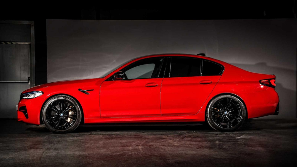 Thiết kế bên sườn của BMW M5 2021 Thiết kế bên sườn của BMW M5 2021