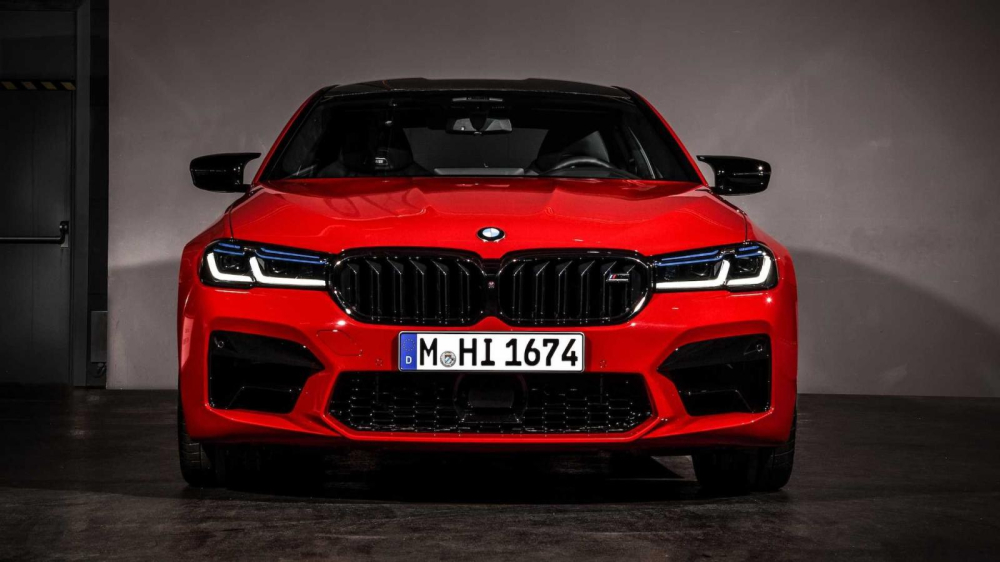 Cận cảnh thiết kế đầu xe của BMW M5 2021 Cận cảnh thiết kế đầu xe của BMW M5 2021