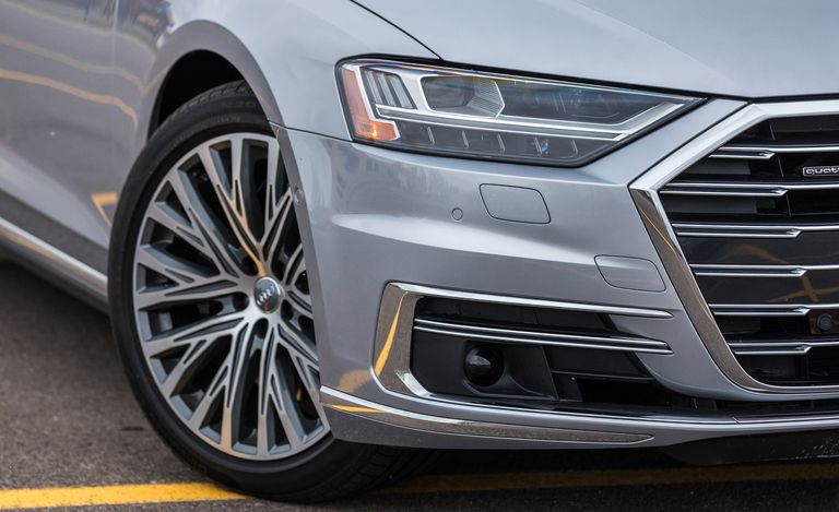 Giá xe Audi A8
