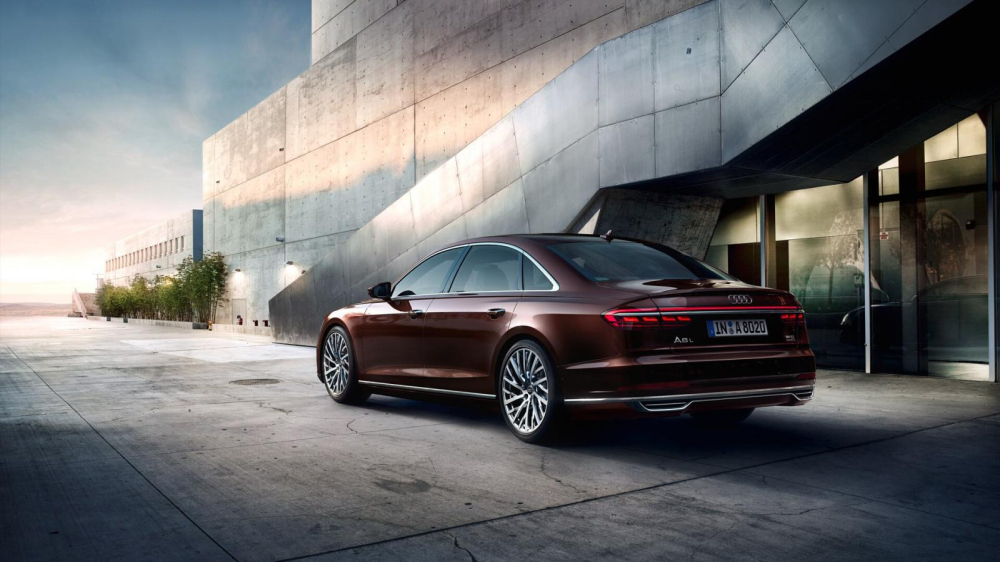 Giá xe Audi A8