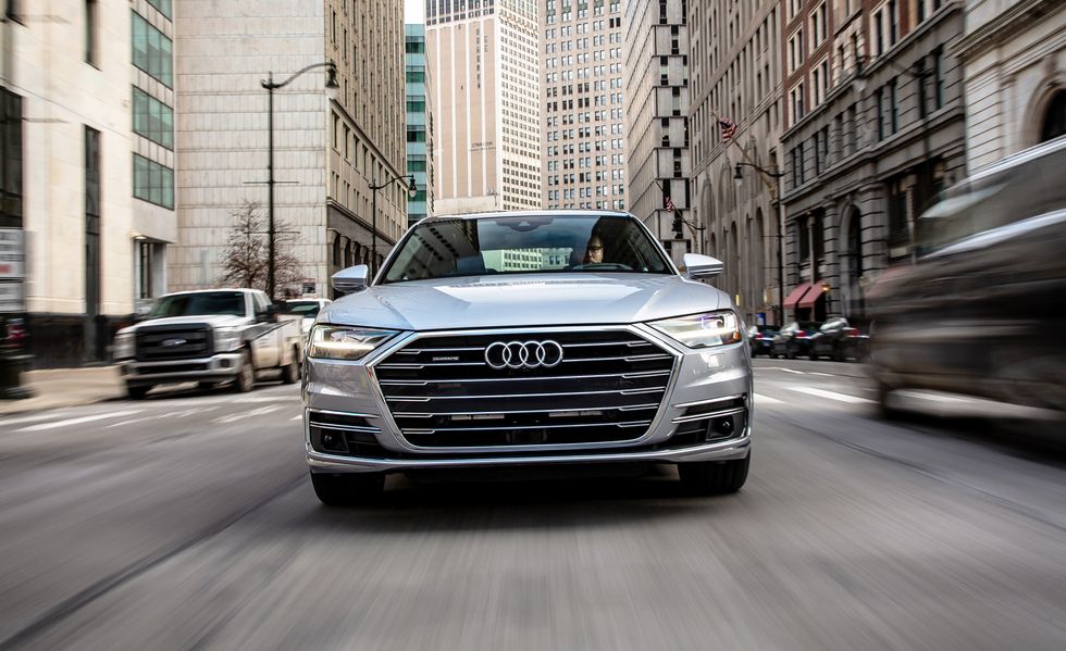 Giá xe Audi A8
