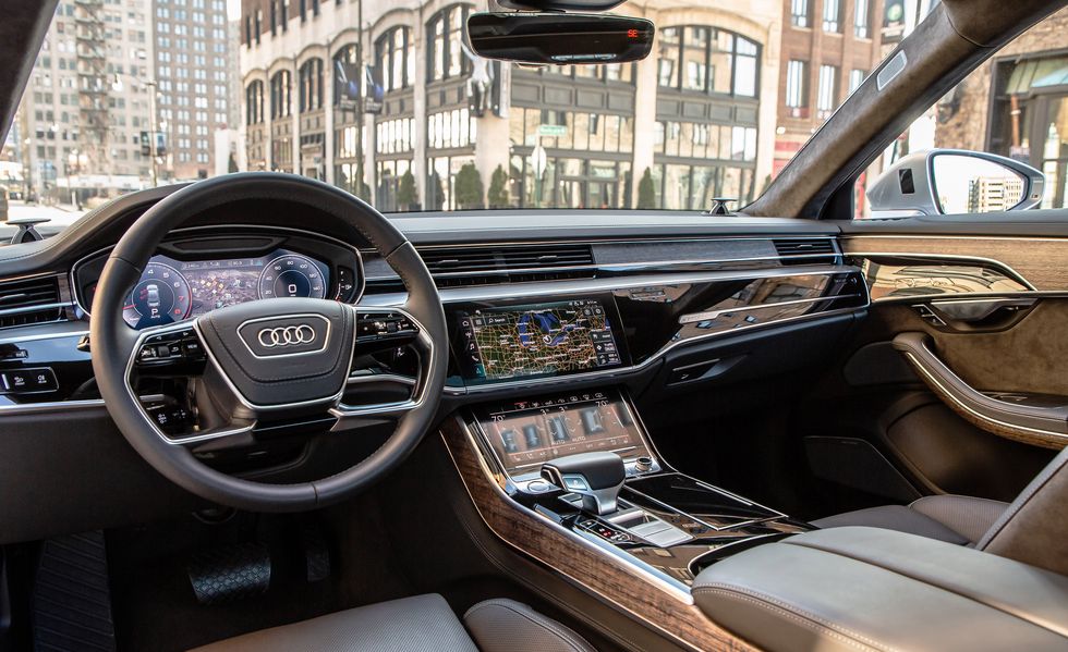 Giá xe Audi A8