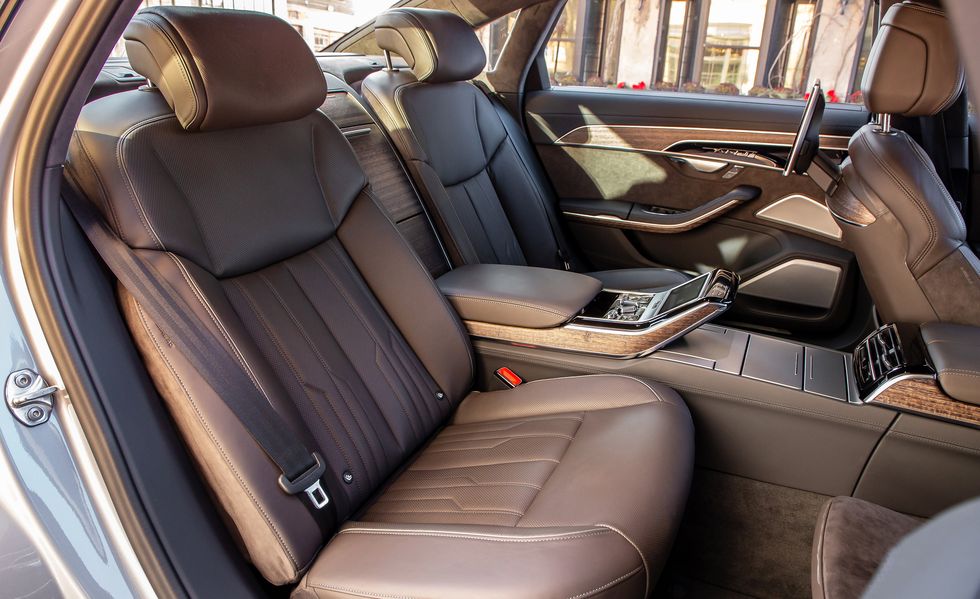 Giá xe Audi A8