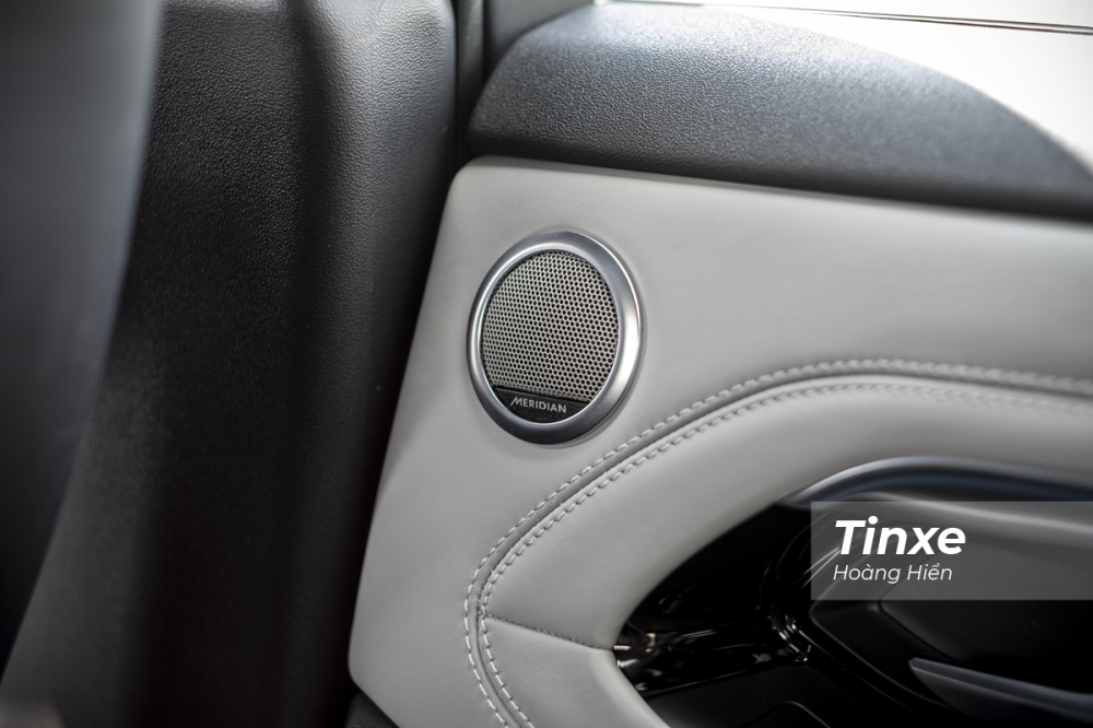 D&agrave;n &acirc;m thanh cao cấp Meridian tr&ecirc;n Range Rover Evoque 2020 c&oacute; thể l&agrave;m thoả m&atilde;n bất kỳ kh&aacute;ch h&agrave;ng kh&oacute; t&iacute;nh n&agrave;o.