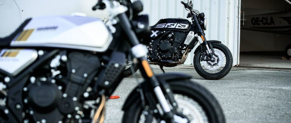 Mẫu xe cổ sẽ có 2 phiên bản thường và bản X với thay đổi nhẹ trong trang bị Mẫu xe cổ sẽ có 2 phiên bản thường và bản X với thay đổi nhẹ trong trang bị