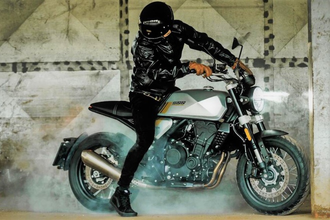 Xe mang khối động cơ khá giống với động cơ trên Honda CB500X Xe mang khối động cơ khá giống với động cơ trên Honda CB500X