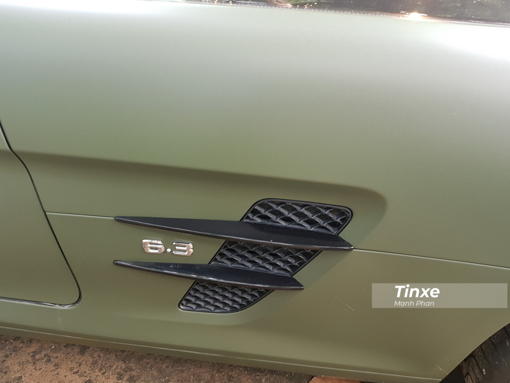Động cơ của xe Mercedes-Benz SLS AMG GT Final Edition sẽ đi kèm hộp số ly hợp kép 7 cấp cùng hệ dẫn động cầu sau, nhờ đó, phiên bản cực hiếm Mercedes-Benz SLS AMG GT Final Edition sẽ chỉ mất khoảng thời gian 3,8 giây để tăng tốc từ vị trí đứng yên lên 100 km/h trước khi đạt vận tốc tối đa 315 km/h.