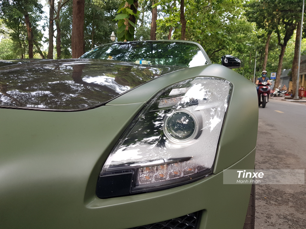 Cận cảnh đèn pha trên siêu xe Mercedes-Benz SLS AMG GT Final Edition