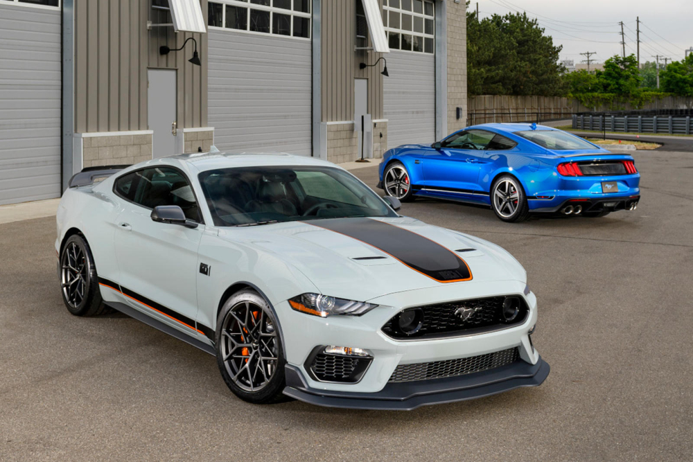 Bộ đôi xe Ford Mustang Mach 1 Bộ đôi xe Ford Mustang Mach 1