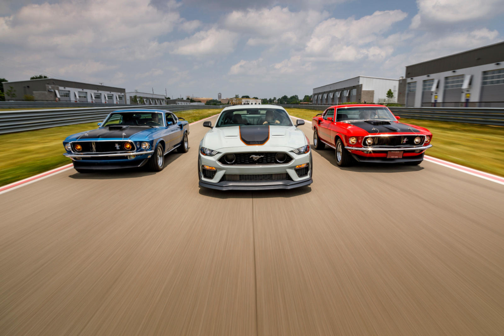 Ford Mustang Mach 1 2021 cùng bộ đôi Mach 1 1969 Ford Mustang Mach 1 2021 cùng bộ đôi Mach 1 1969