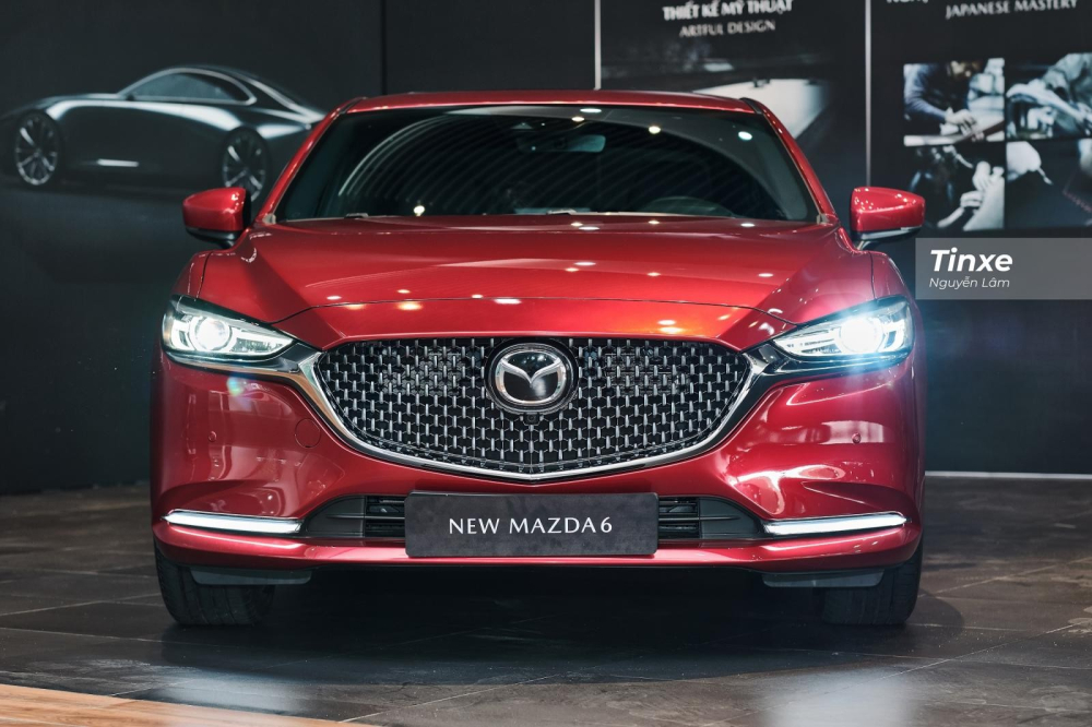 Mazda6 2020 ch&iacute;nh thức ra mắt Việt Nam v&agrave;o ng&agrave;y 16/6 vừa qua, xe vẫn được lắp r&aacute;p trong nước với 3 phi&ecirc;n bản