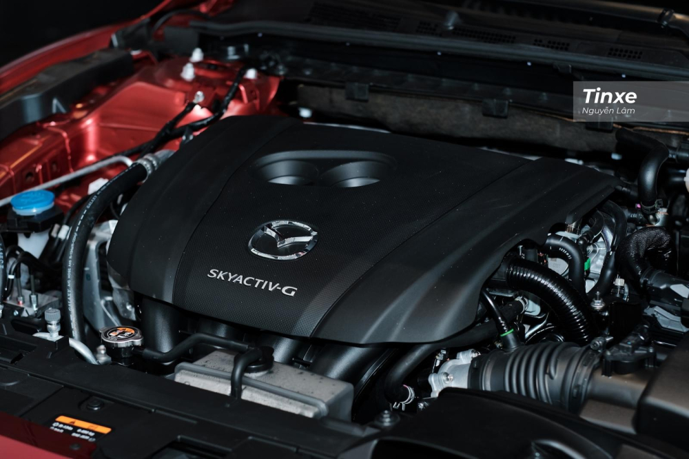 Động cơ của Mazda6 2020 được cải thiện c&ocirc;ng suất, hệ thống GVC được n&acirc;ng l&ecirc;n bản Plus mới nhất cho gia tốc lớn hơn