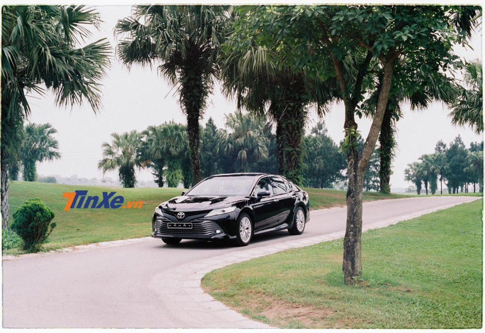 Toyota Camry 2.5Q 2020