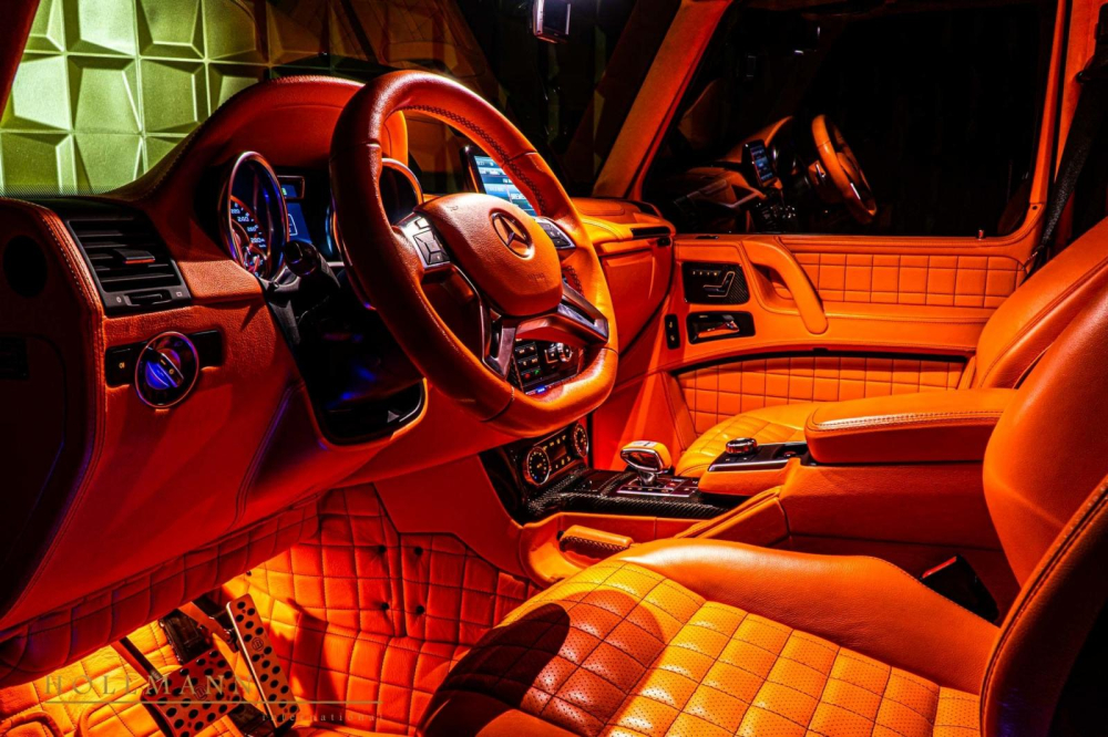 Hàng ghế phía trước của chiếc Brabus Mercedes-AMG G63 6x6 Hàng ghế phía trước của chiếc Brabus Mercedes-AMG G63 6x6
