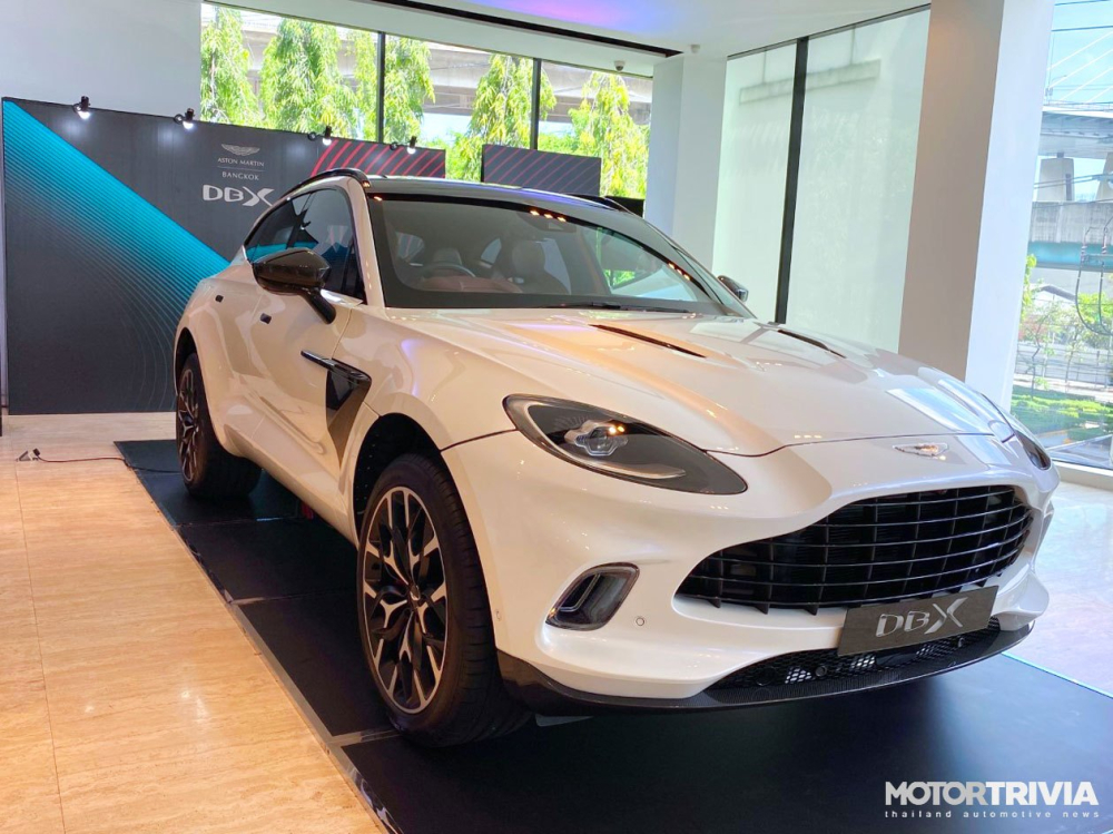 Aston Martin DBX đến Thái Lan theo diện phân phối chính hãng và sẽ được trưng bày cho đến hết ngày 28 tháng 6 năm 2020 tại trung tâm Siam Paragon, bất chấp dịch Covid-19 đã làm cho số ca nhiễm của đất nước Thái Lan tăng lên con số hơn 3.000 người và có 58 người đã tử vong.