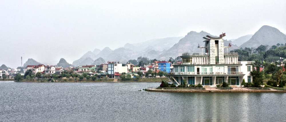 Quang cảnh Hồ Thủy Sơn tại th&agrave;nh phố Lai Ch&acirc;u