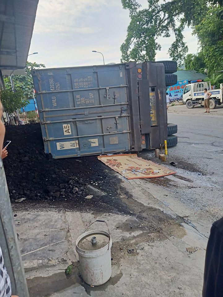 Hiện trường vụ tai nạn thương tâm tại Yên Bái