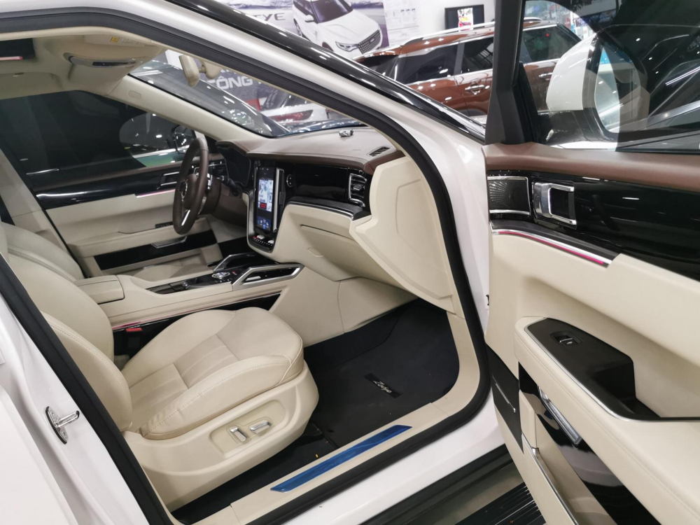 Giá xe Zotye Z8 Giá xe Zotye Z8