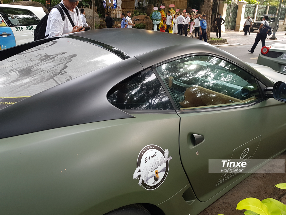 Ferrari 599 GTB Fiorano sử dụng động cơ V12, dung t&iacute;ch 6.0 l&iacute;t, sản sinh c&ocirc;ng suất tối đa 612 m&atilde; lực v&agrave; m&ocirc;-men xoắn cực đại 608 Nm. 