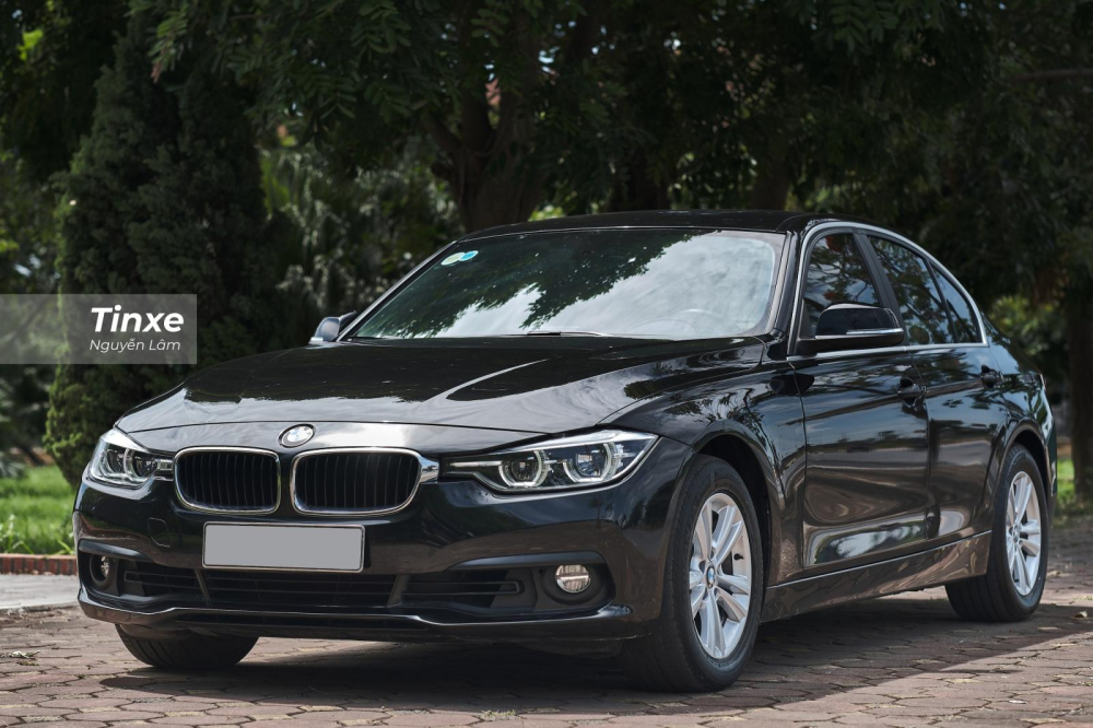 Chiếc BMW 320i 2016 với ODO 48.000 km được chào bán lại với giá chỉ hơn 900 triệu đồng Chiếc BMW 320i 2016 với ODO 48.000 km được chào bán lại với giá chỉ hơn 900 triệu đồng