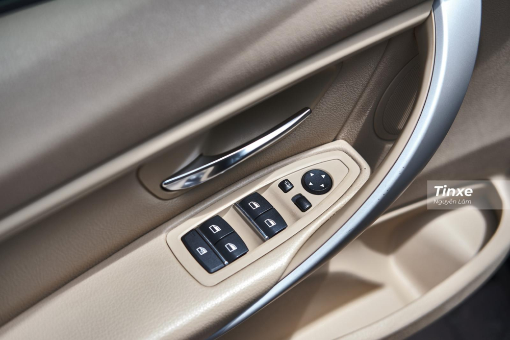 Cụm điều khiển bên ghế ngồi người lái Cụm điều khiển bên ghế ngồi người lái