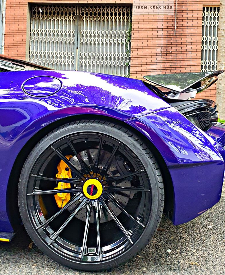 Cận cảnh bộ mâm độ Novitec trên siêu xe McLaren 720S duy nhất ở Việt Nam độ gói body kit N-Largo Cận cảnh bộ mâm độ Novitec trên siêu xe McLaren 720S duy nhất ở Việt Nam độ gói body kit N-Largo