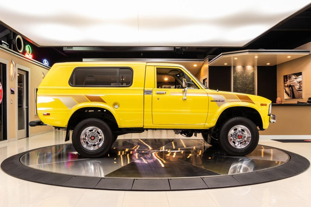 Bên sườn của Toyota Trekker 1981