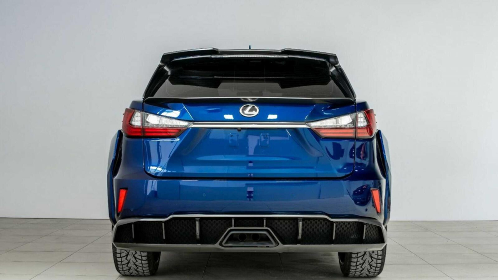 Lexus RX độ còn có bộ khuếch tán mới