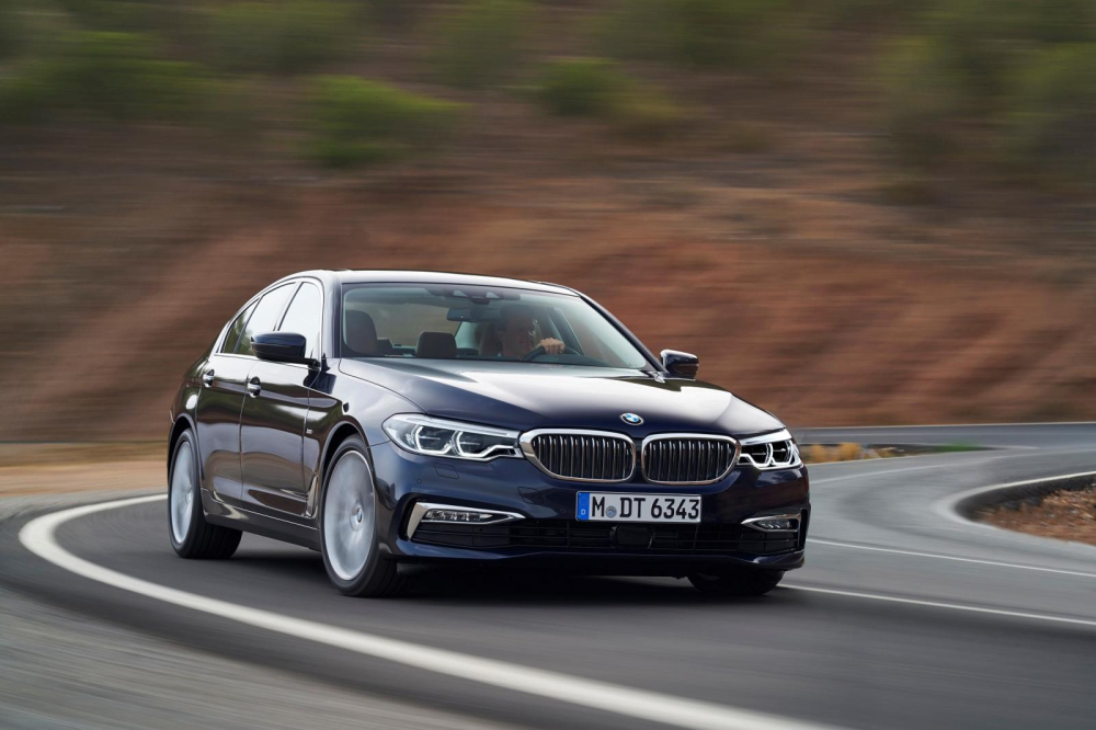 Với ưu đãi giảm giá tới 390 triệu đồng, giá khởi điểm của BMW 5-Series trong tháng 6/2020 còn rẻ hơn cả Mercedes-Benz E-Class