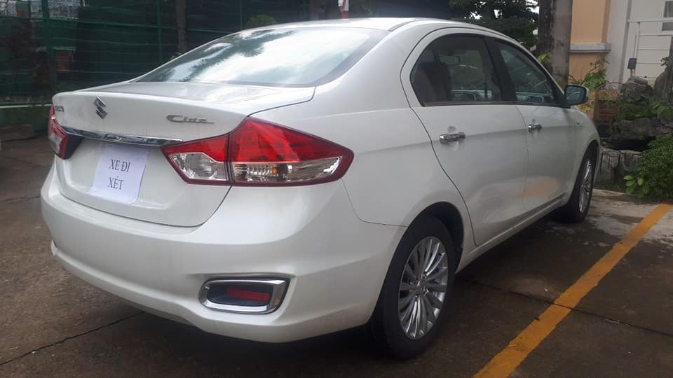 Chiếc Suzuki Ciaz 2020 bất ngờ xuất hiện tại Việt Nam với tờ giấy Xe đi x&eacute;t