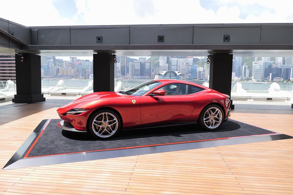 Khung cảnh đẹp như mơ của buổi ra mắt siêu xe Ferrari Roma tại Hồng Kông