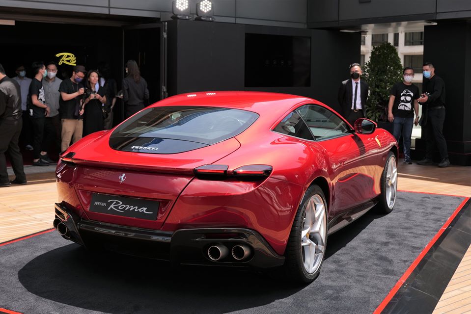 Hãng siêu xe đến từ Ý mang đến tên gọi Ferrari Roma cho chiếc Coupe 2+ hoàn toàn mới được ra mắt trong một sự kiện diễn ra ở Roma, Italy vào cuối tháng 11 năm ngoái.