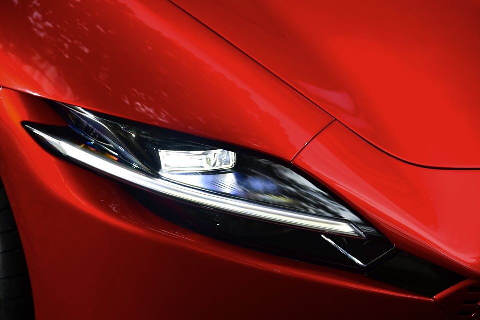 Nhìn bên ngoài hình dáng của Ferrari Roma có thể thấy xe mang thiết kế cổ điển của những năm 1950 và 1960 được hãng siêu xe Ý gọi là “La Dolce Vita”.